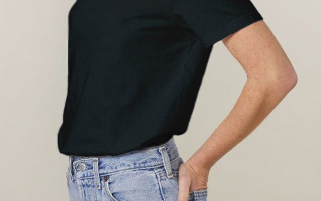 youngCaritas T-Shirt Model Crafter in Black