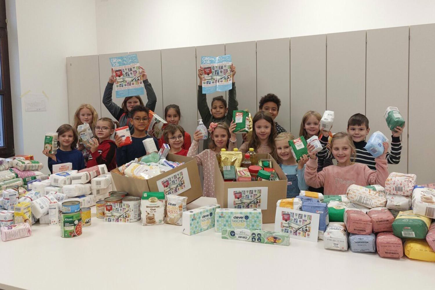 youngCaritas Kinder Lebensmittelsammlung